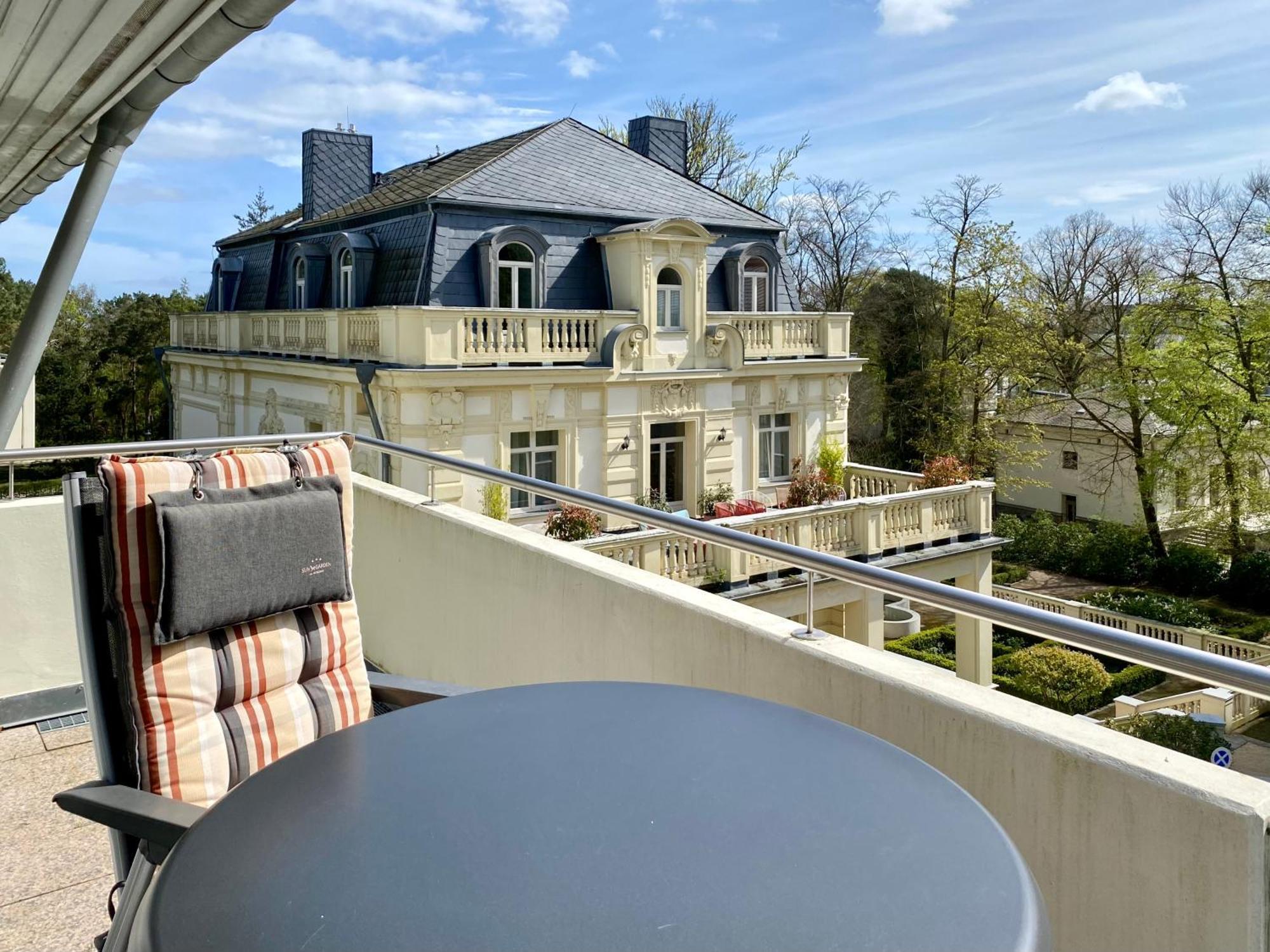 Residenz Bleichroeder - Ferienwohnung Charlotte ゼーバート・ヘリングスドルフ エクステリア 写真