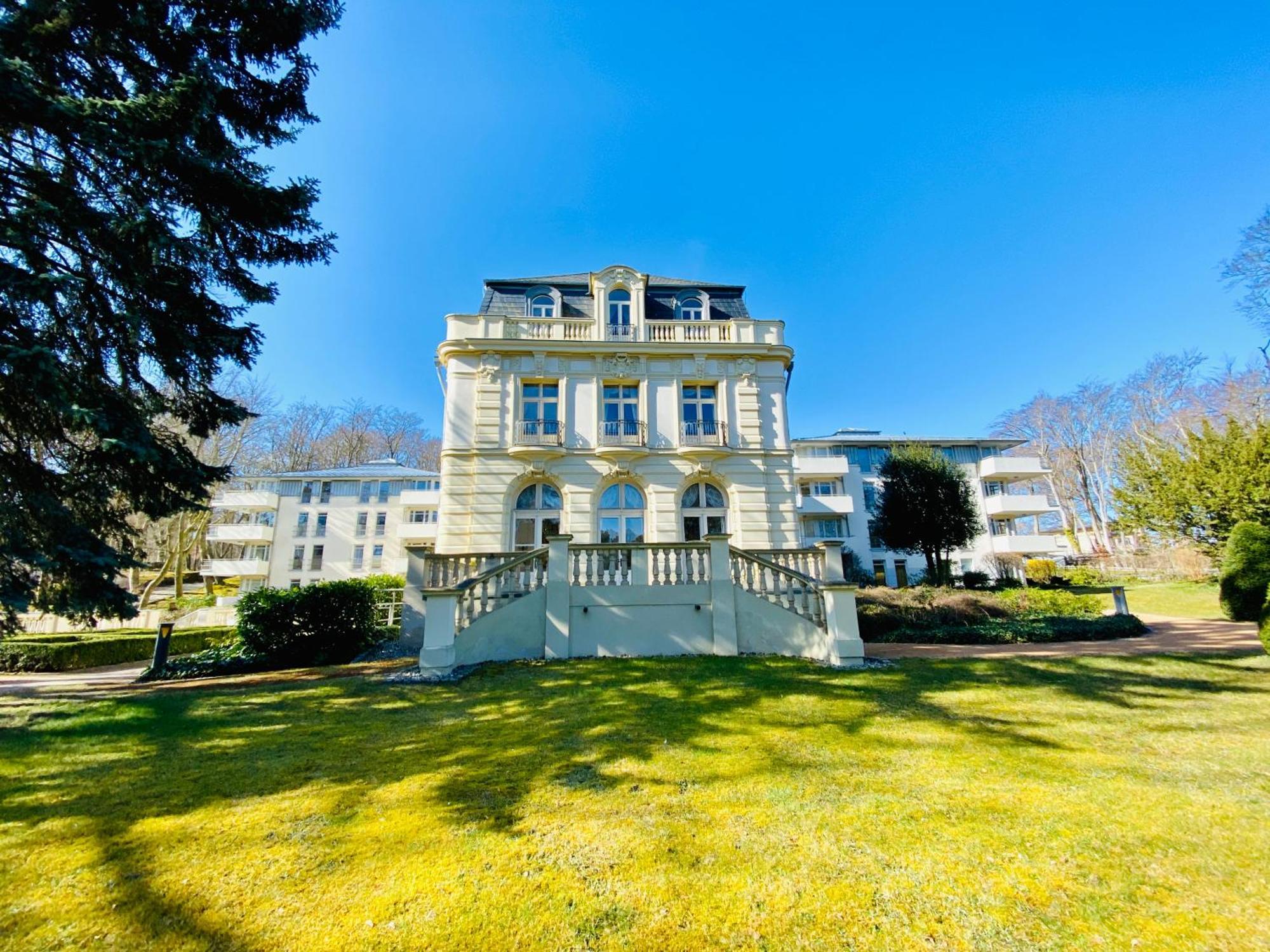 Residenz Bleichroeder - Ferienwohnung Charlotte ゼーバート・ヘリングスドルフ エクステリア 写真